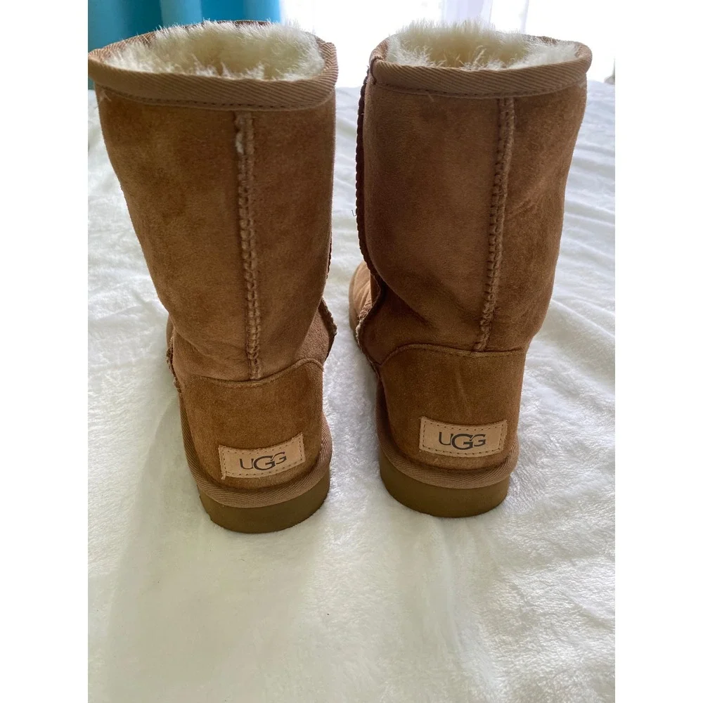 UGG Classic Short II Chestnut Suede Sheepskin Boots Womens 7 1016223